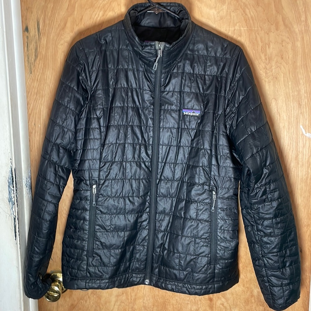 Black Patagonia Nanopuff- medium